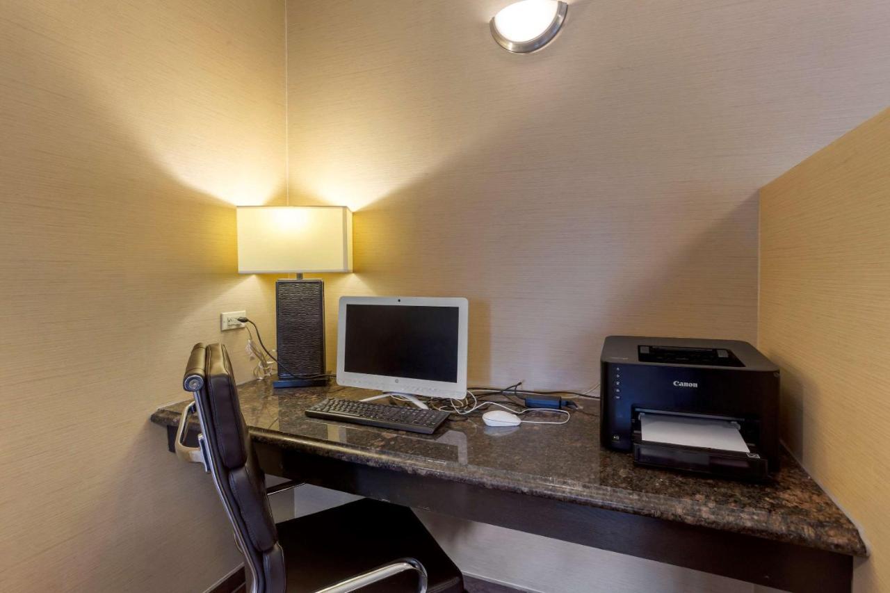 Comfort Inn Hobart-Merrillville I-65 المظهر الخارجي الصورة