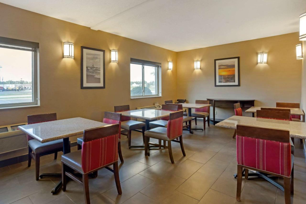 Comfort Inn Hobart-Merrillville I-65 المظهر الخارجي الصورة