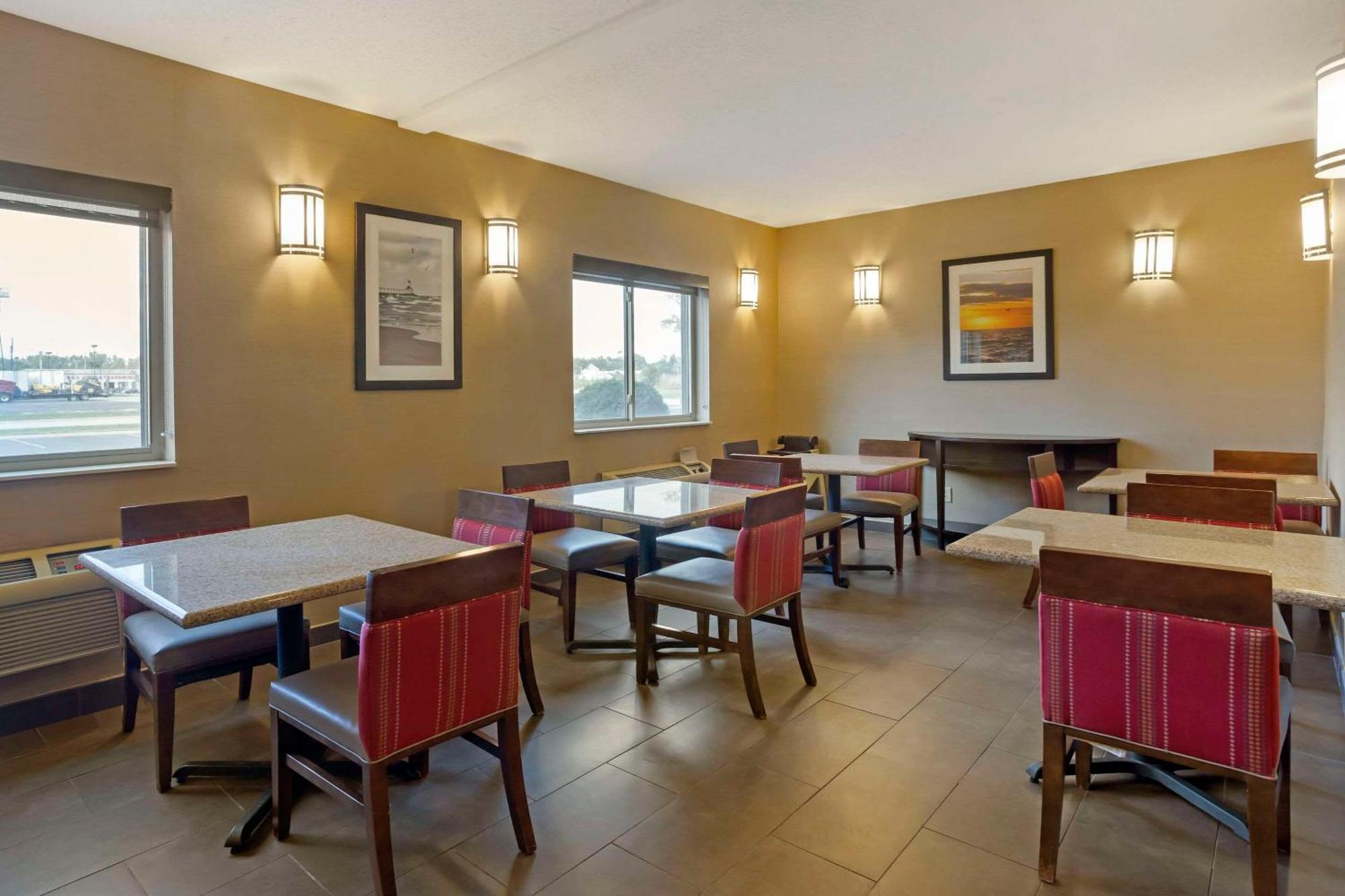 Comfort Inn Hobart-Merrillville I-65 المظهر الخارجي الصورة